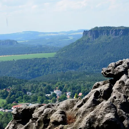 Ferieneinrichtungen-haus-am-stein-haus-2-saechsische-schweiz-koenigstein 別荘 ケーニッヒスシュタイン・アン・デ・エルベ