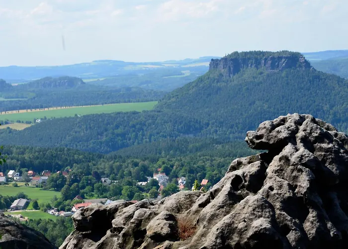 Ferieneinrichtungen-haus-am-stein-haus-2-saechsische-schweiz-koenigstein بيت للعطل كونيجشتاين آن دير إلب