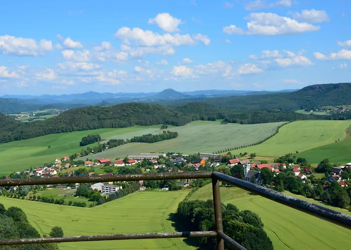 Ferieneinrichtungen-haus-am-stein-haus-2-saechsische-schweiz-koenigstein بيت للعطل
